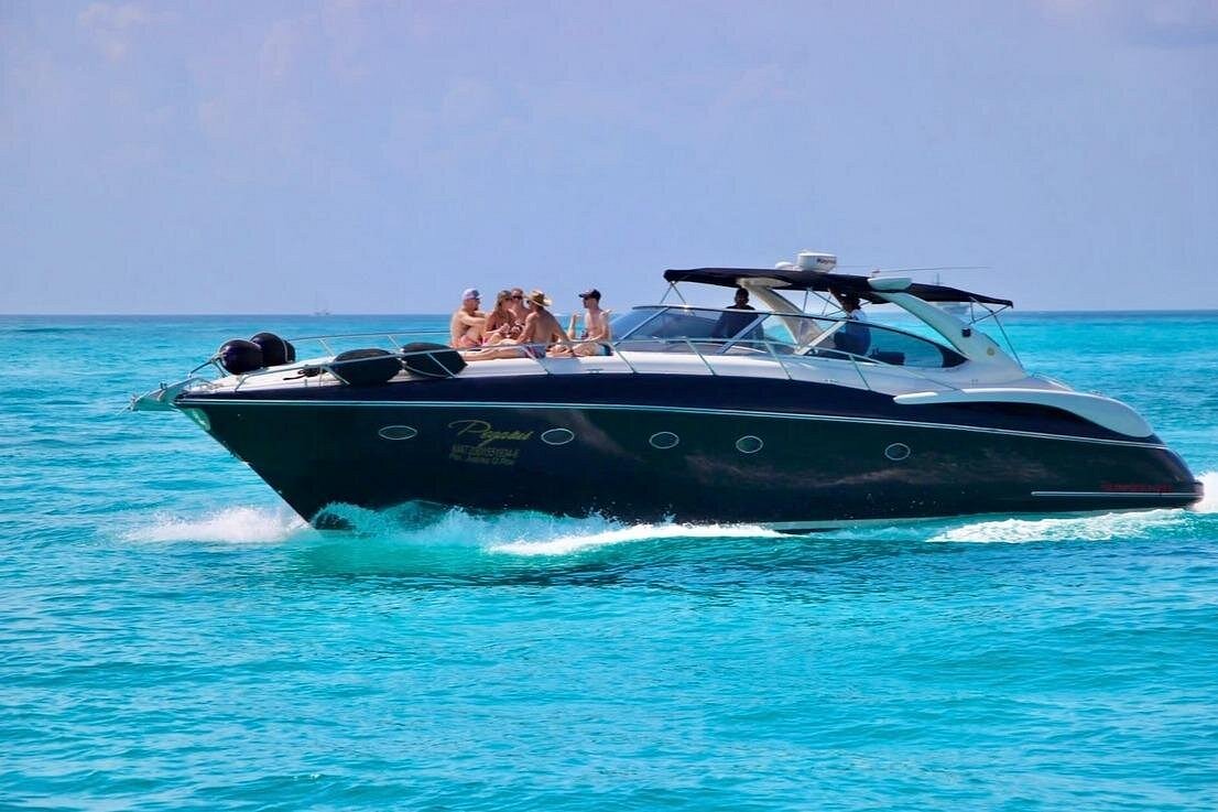 Yate Privado 60 ft Isla Mujeres Riviera Maya para hasta 20 personas